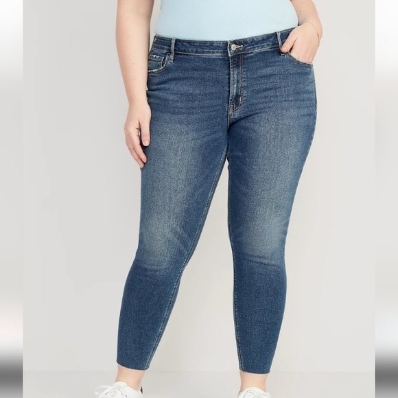 20 - Old Navy | Mid-Rise Rockstar Super-Skinny Cut-Off Ankle Jeans - Picture 5 of 5